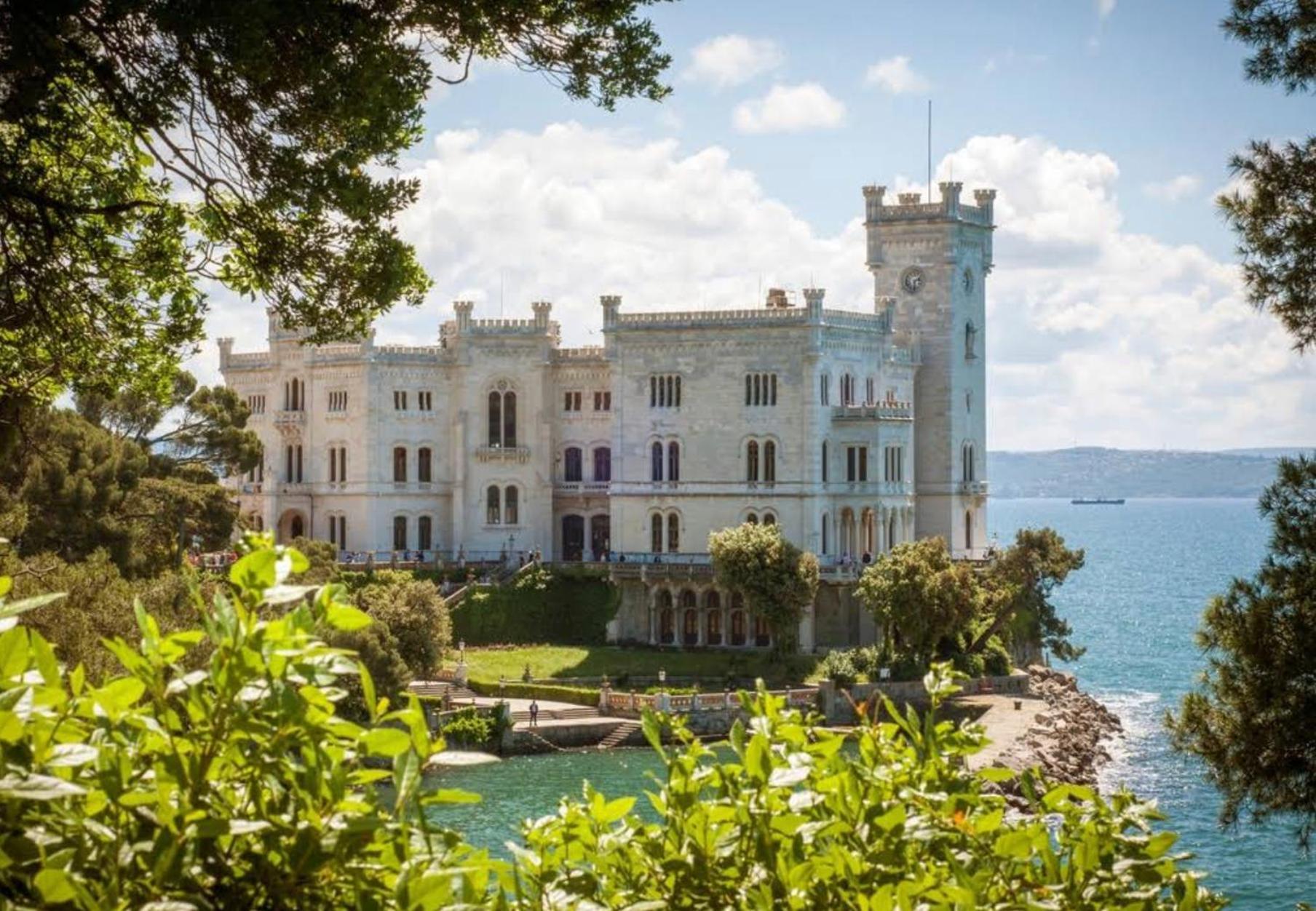 Residence Montanelli Triëst Buitenkant foto